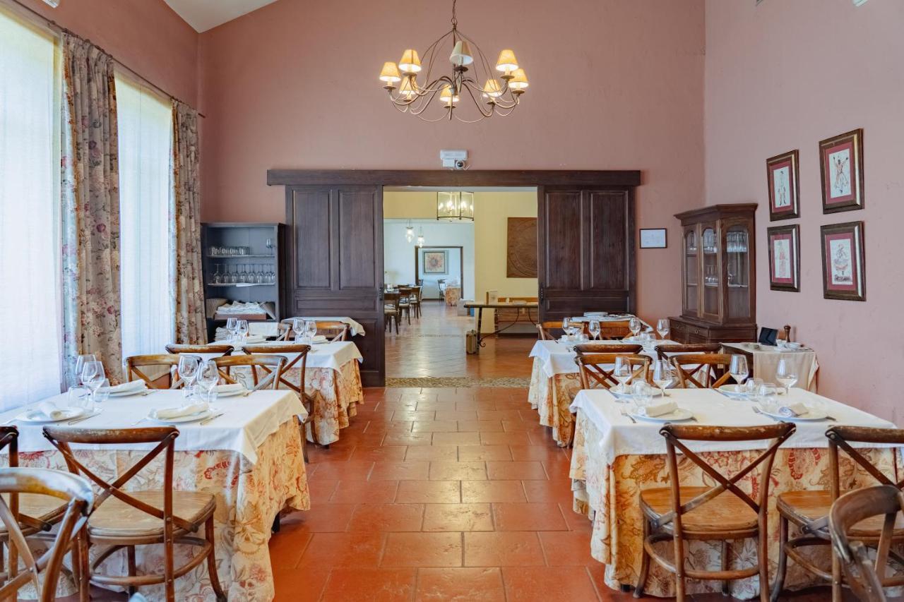 Posada Real Restaurante El Linar Del Zaire Burgohondo Exterior photo